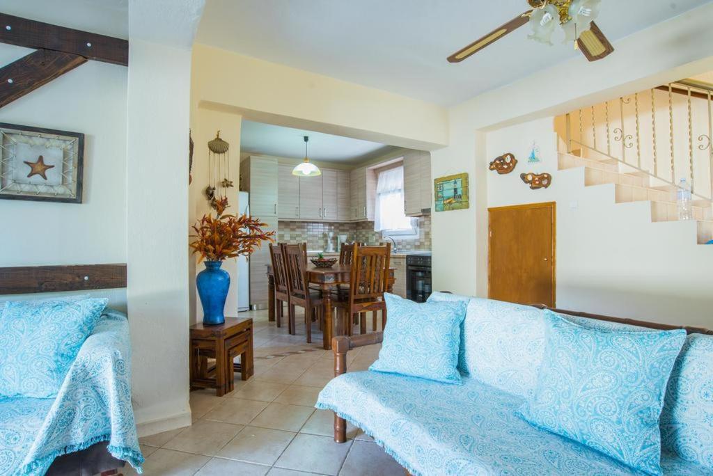 Diogenis Villa วูร์วูรู ภายนอก รูปภาพ